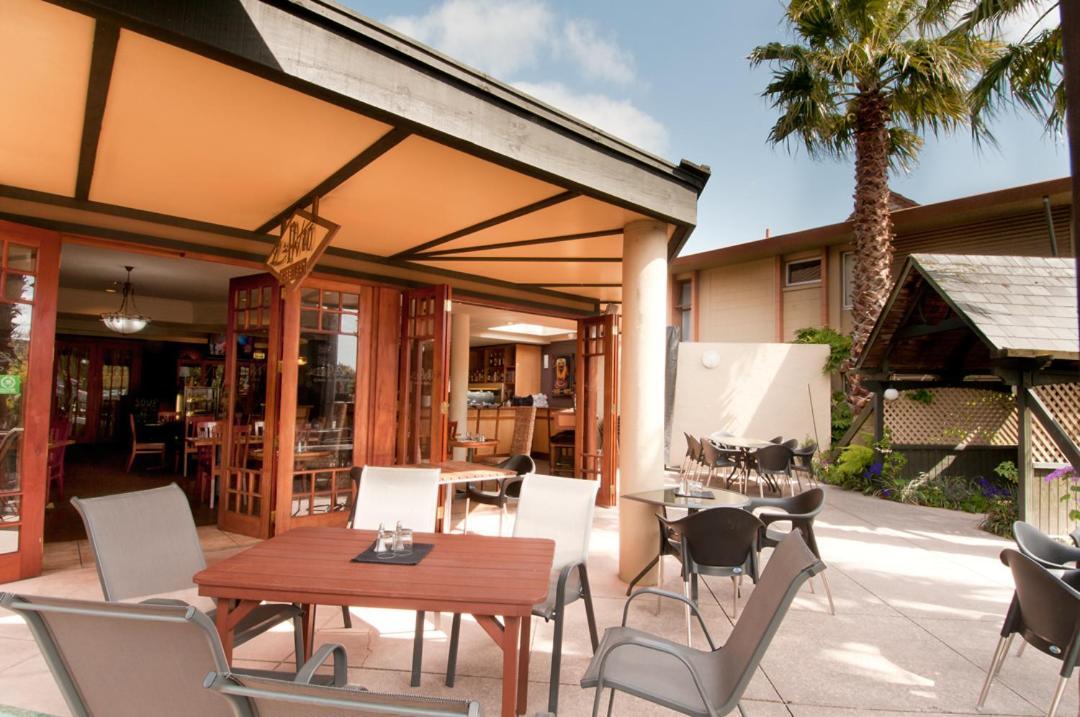 Distinction Coachman Hotel, Palmerston North Bagian luar foto